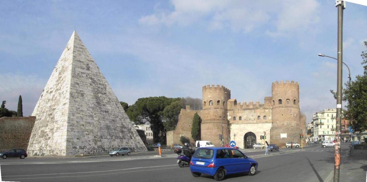 Apartment Domus Piramide 2 Rom