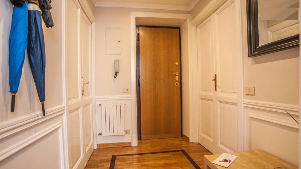 Domus Piramide 2 Apartment *