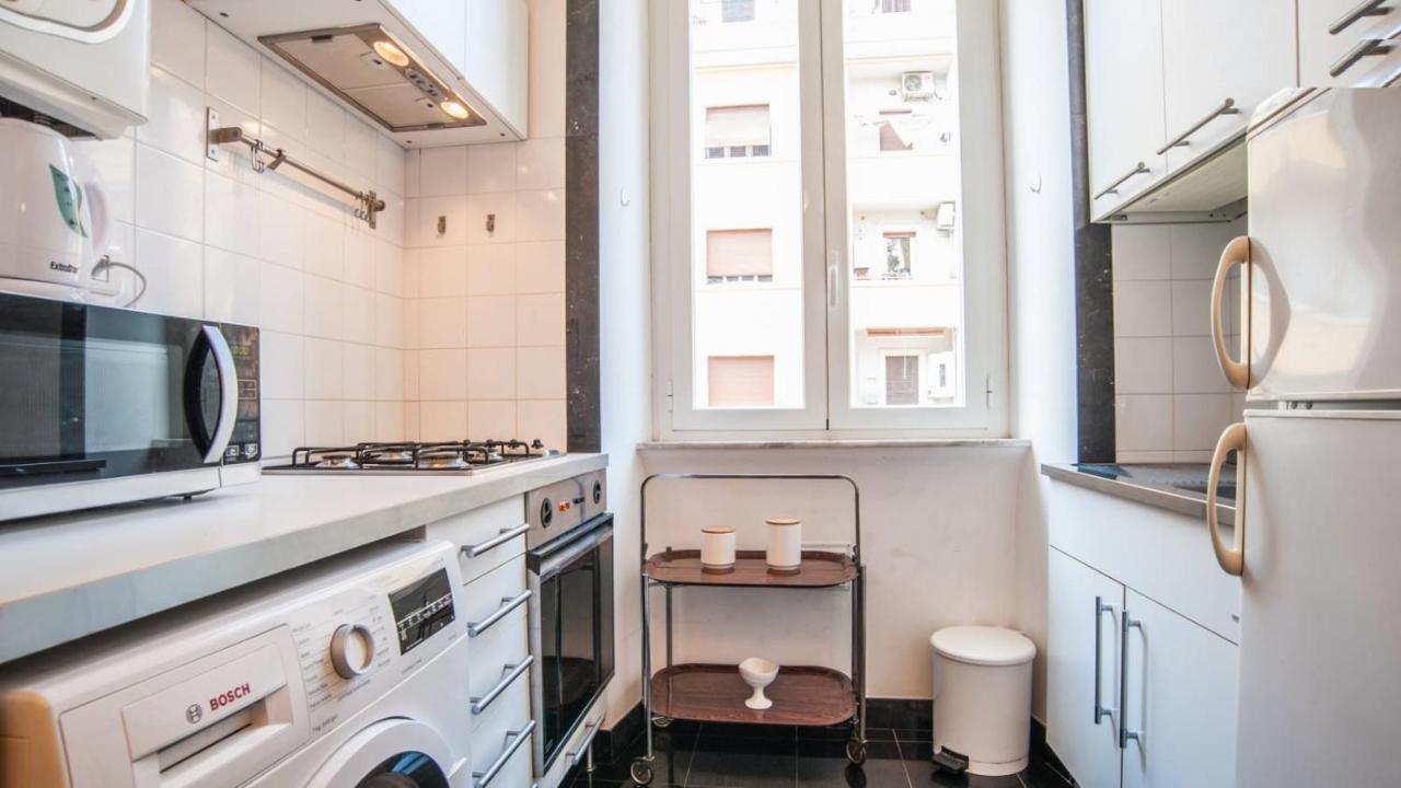 Domus Piramide 2 Apartment *